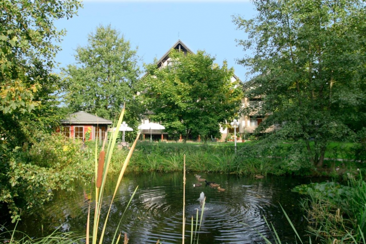 Unser Partnerhaus Hotel an der Ilse in Lemgo aktualisiert gerade seine Haus-Fotos. Bitte besuchen Sie uns in den kommenden Tagen erneut.